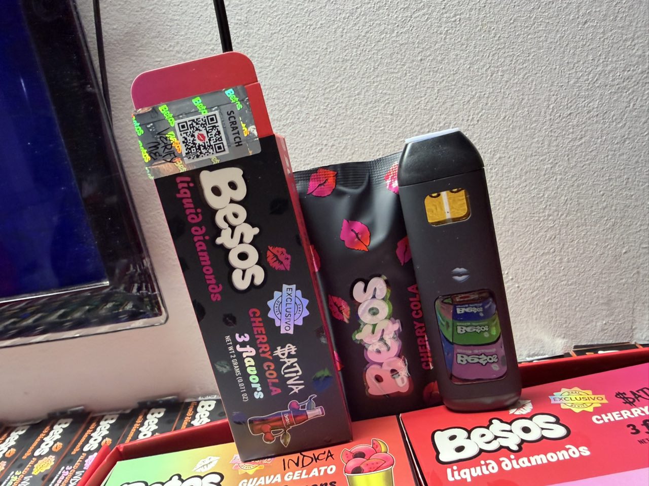 Besos 💋2G Dispos — gallery photo 2 of disposables from Real Duck Distro